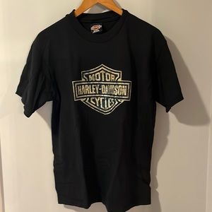 Harley Davidison Fort Myers shirt. Size Medium